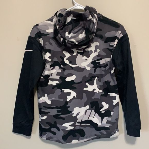 Nike Dri-fit hoodie SZ Medium - Picture 2 of 3